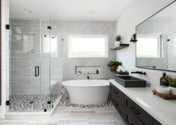 Why Hire a Bathroom Remodeling Contractor | Sea Pointe